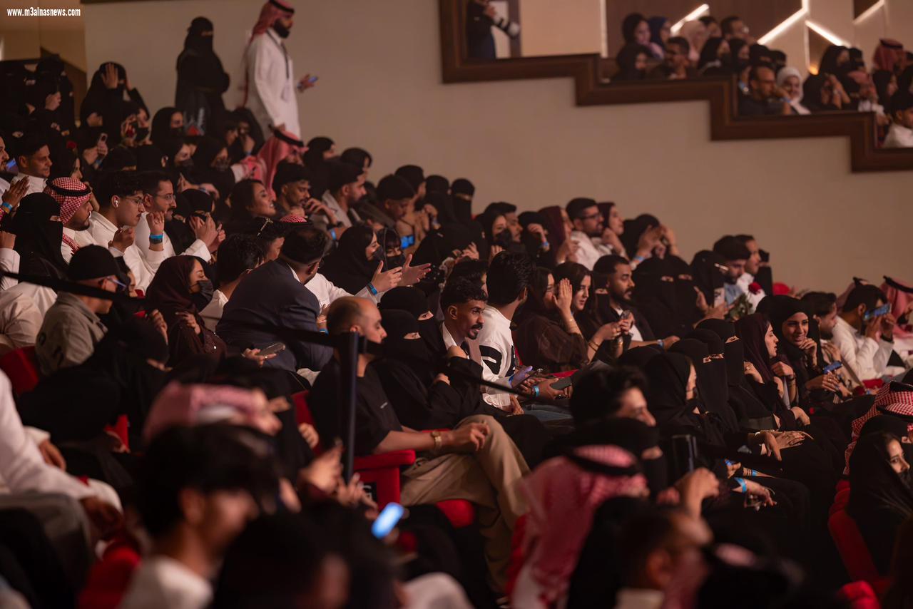 تامر عاشور ينجح في أولى حفلاته بأبها.. و«هيجيلي موجوع» تستعيد حكايتها مع طريق الحزام